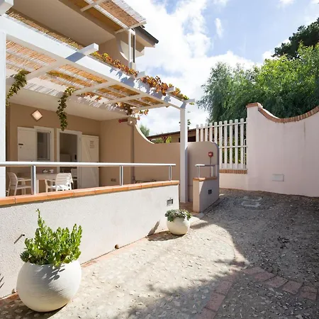 1 Bedroom Front In Appartement Ricadi