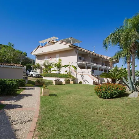 1 Bedroom Front In * Ricadi