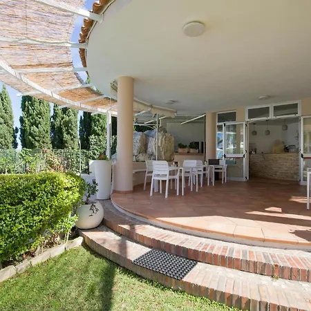 Lovely In Апартаменты